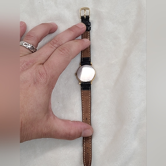 Vintage Longines Women's Gold Tone Quartz Movement Watch - Picture 5 of 5